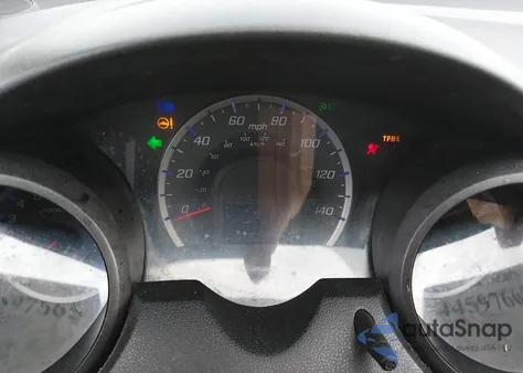 2011 Honda Fit z USA, uszkodzony, nr VIN JHMGE8H35BC023982